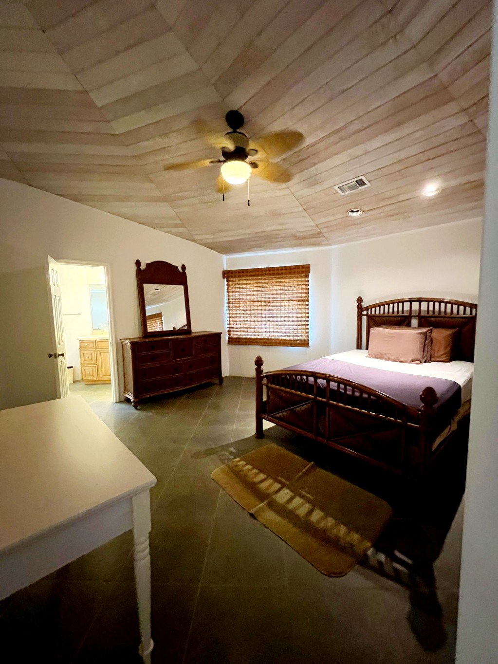 Large Waterfront Home ~ Southside Cayman Brac - Image 10