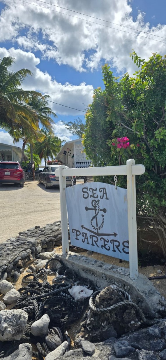 SEA FARERS ~ CAYMAN BRAC CONDO