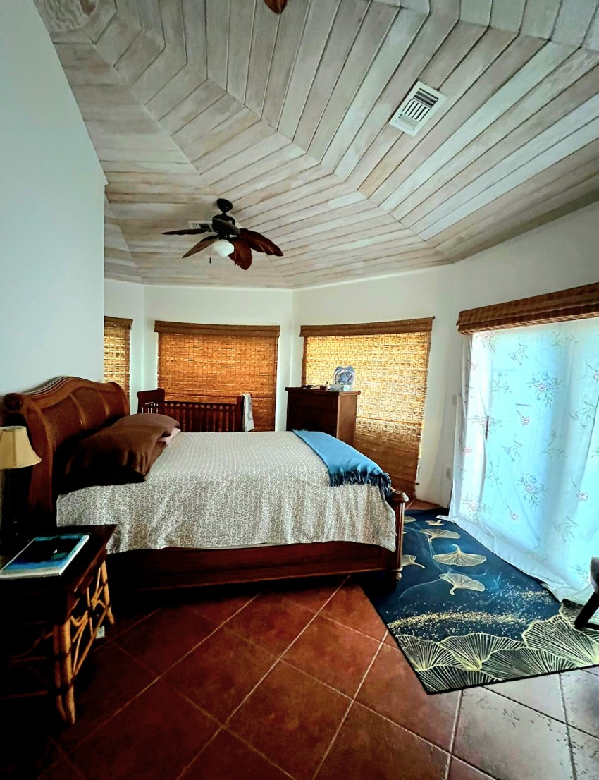 Large Waterfront Home ~ Southside Cayman Brac - Image 12