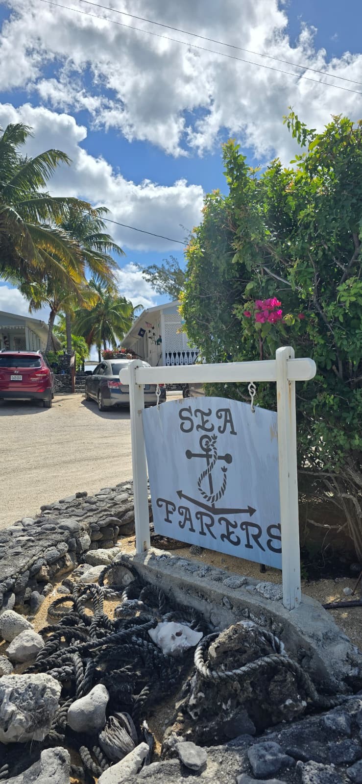 SEA FARERS ~ CAYMAN BRAC CONDO